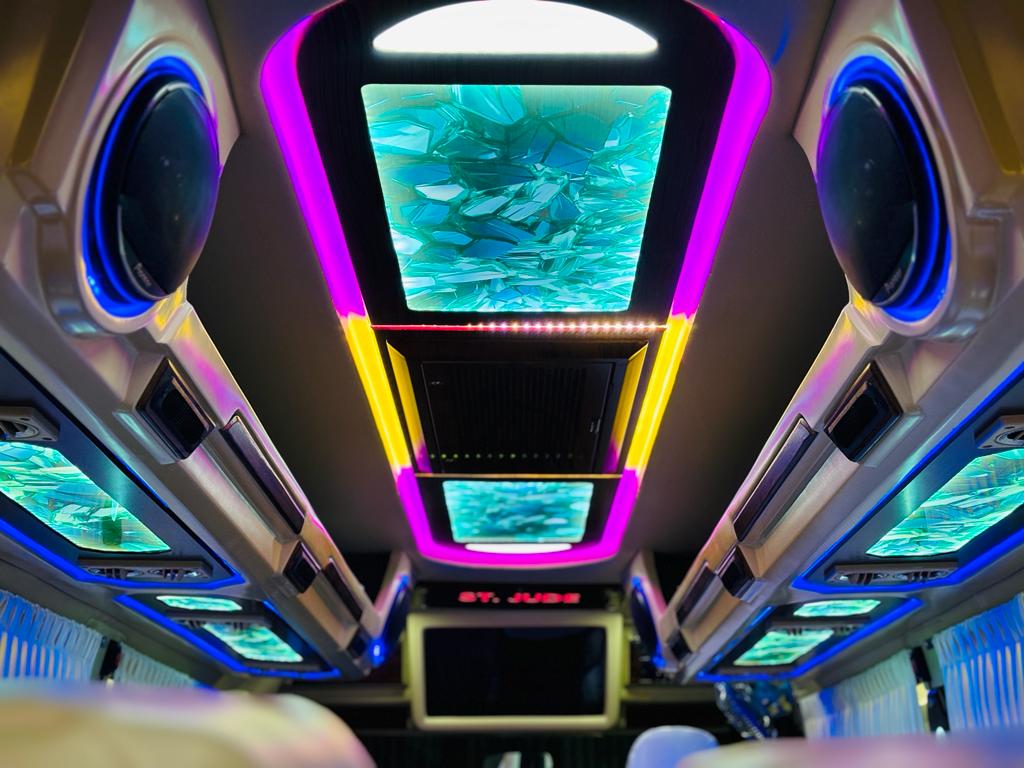 Taxi Gallery Image 12